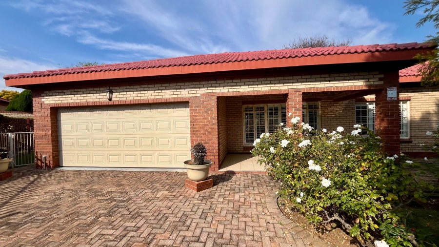 2 Bedroom Property for Sale in Flamwood North West